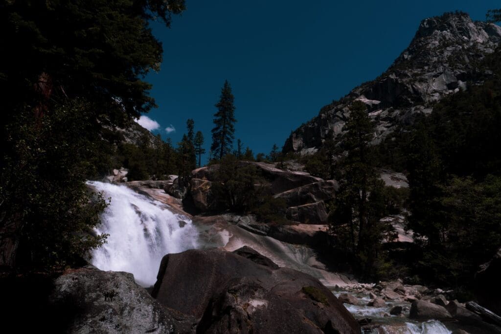 Mist Falls roars in Kings Canyon.